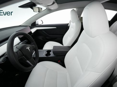 Used 2023 Tesla Model 3 Performance image 7