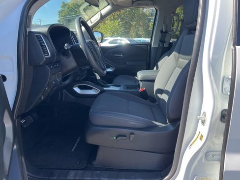 Used 2022 Nissan Frontier SV image 10