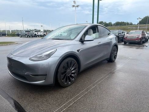 Used 2025 Tesla Model Y Performance AWD/4WD image 1