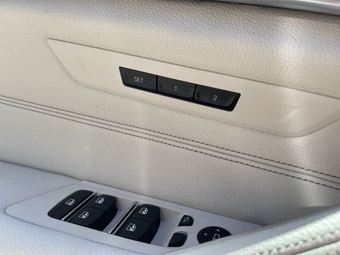 Used 2023 BMW 530i xDrive w/ Premium Package AWD/4WD image 8