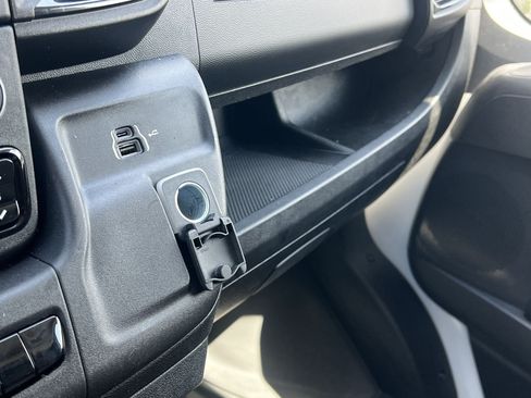 Used 2025 RAM ProMaster 2500 w/ Convenience Group FWD image 8