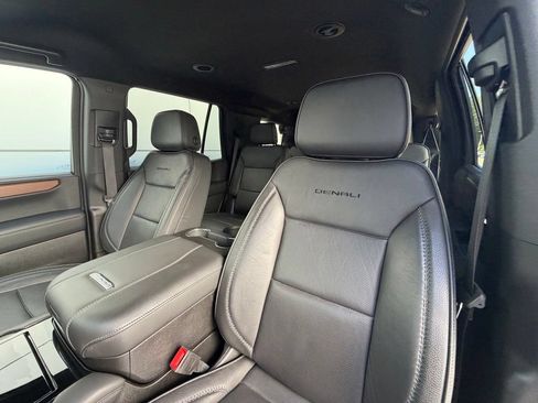 Used 2025 GMC Yukon Denali AWD/4WD image 14