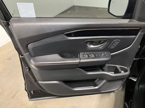Used 2024 Honda Pilot TrailSport image 22