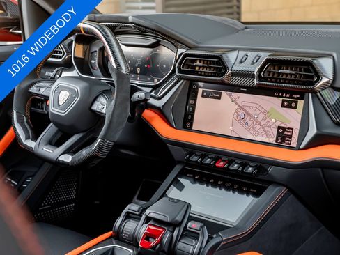 Used 2025 Lamborghini Urus SE AWD/4WD image 34