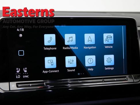 Used 2024 Volkswagen Atlas Cross Sport SE FWD image 17