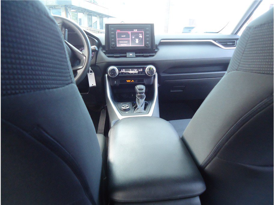 Used 2019 Toyota RAV4 LE w/ Carpet Mat Package AWD/4WD image 21