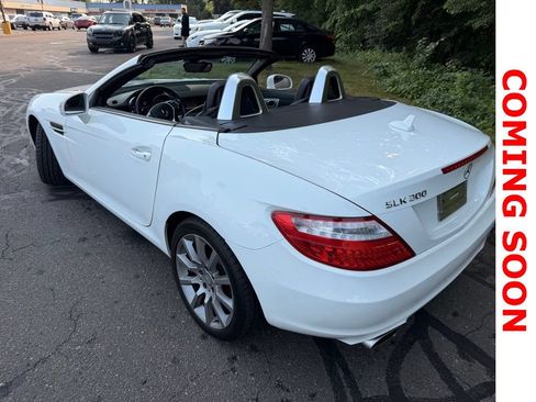 Used 2016 Mercedes-Benz SLK 300 image 9