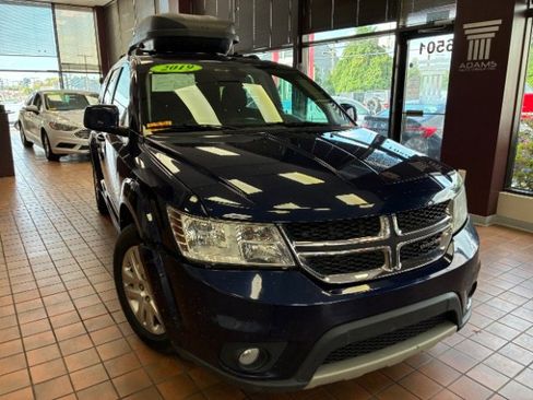 Used 2019 Dodge Journey SE w/ Connectivity Group image 1