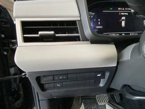 Used 2024 Mitsubishi Outlander SEL FWD image 13