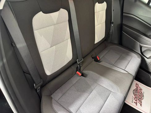 Used 2025 Chevrolet Trax LS FWD image 34