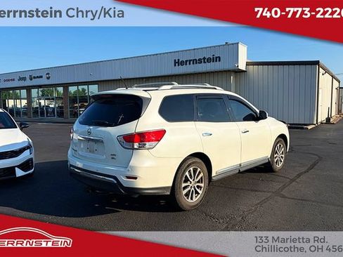 Used 2016 Nissan Pathfinder SL AWD/4WD image 28