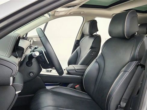 Used 2023 Genesis GV80 2.5T w/ Prestige Package image 29