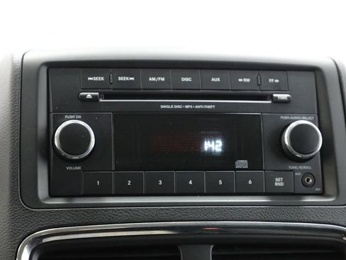 Used 2016 Dodge Grand Caravan SE w/ Quick Order Package 29E SE FWD image 6