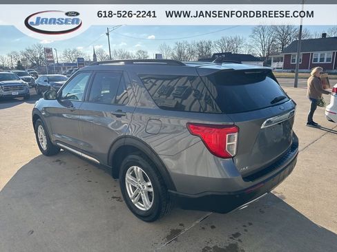 Used 2023 Ford Explorer XLT w/ Equipment Group 202A image 4