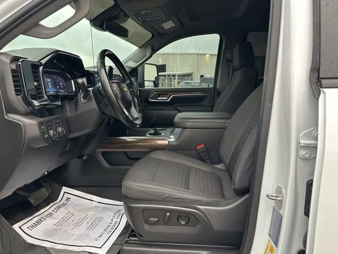 Used 2024 Chevrolet Silverado 3500 LT w/ Convenience Package image 13