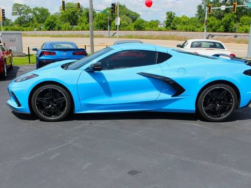 Used 2022 Chevrolet Corvette Stingray Preferred Cpe w/ Z51 Performance Package RWD image 2