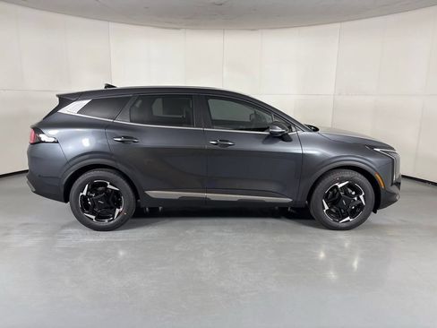 New 2026 Kia Sportage EX FWD image 9