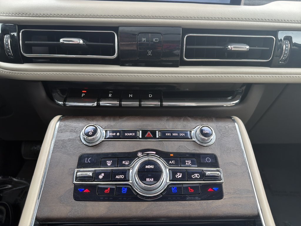Used 2020 Lincoln Aviator Reserve w/ Equipment Group 202A AWD/4WD image 27