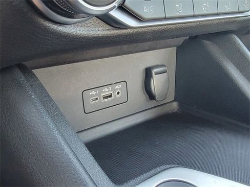 Used 2022 Nissan Sentra SV image 21