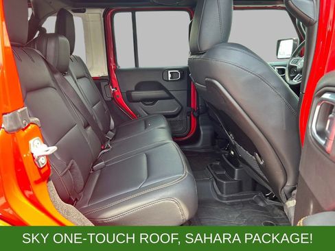 Used 2025 Jeep Wrangler Unlimited Sahara w/ Safety Group AWD/4WD image 17