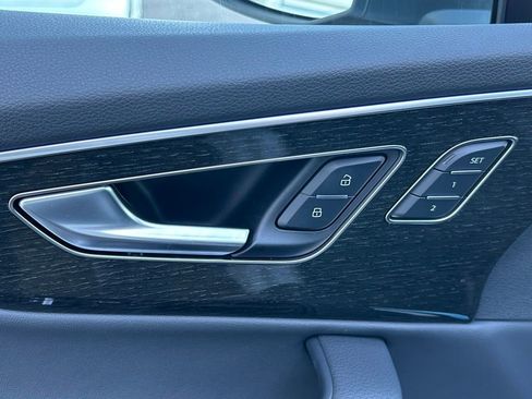 Used 2025 Audi Q7 3.0T Premium w/ Convenience Package image 19