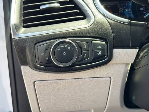 Used 2020 Ford Edge Titanium FWD image 7