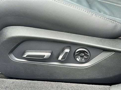 Used 2025 Acura TLX w/ Technology Package image 11