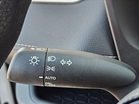 Used 2025 Toyota RAV4 XLE FWD image 23