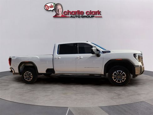 Used 2025 GMC Sierra 3500 SLE w/ SLE Value Package image 6
