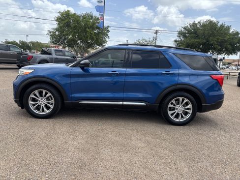 Certified 2020 Ford Explorer XLT RWD image 2