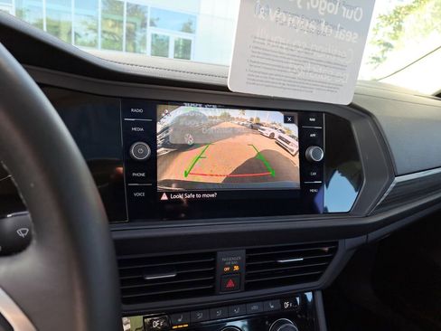 Used 2022 Volkswagen Jetta SEL image 25