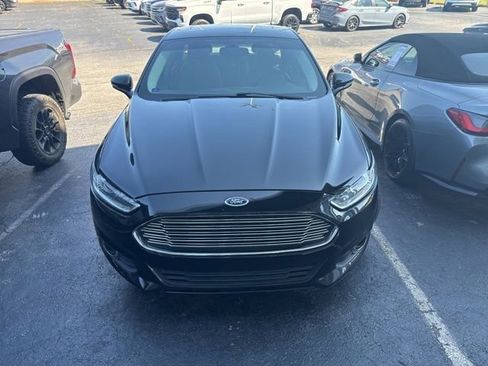 Used 2016 Ford Fusion SE w/ Equipment Group 202A FWD image 4