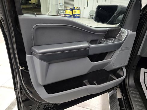 Used 2022 Ford F150 XLT w/ Equipment Group 302A High image 17