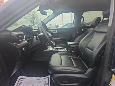 Certified 2024 Ford Explorer XLT w/ Equipment Group 202A AWD/4WD image 18
