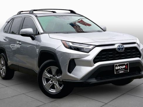 Used 2024 Toyota RAV4 XLE w/ Convenience Package image 3