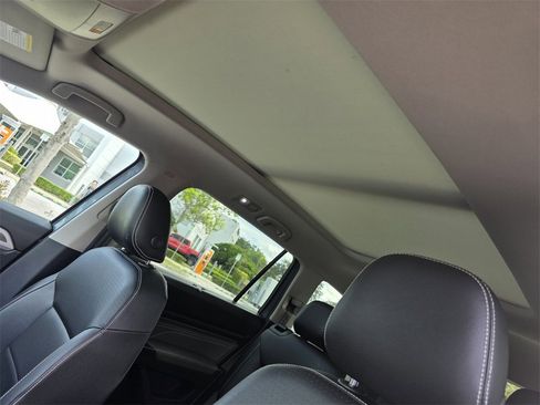 Used 2022 Volkswagen Atlas SEL image 12