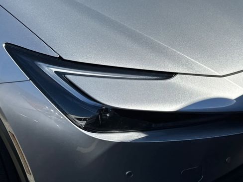 Used 2024 Toyota Prius LE image 12