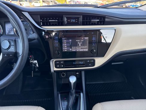 Used 2017 Toyota Corolla LE image 26