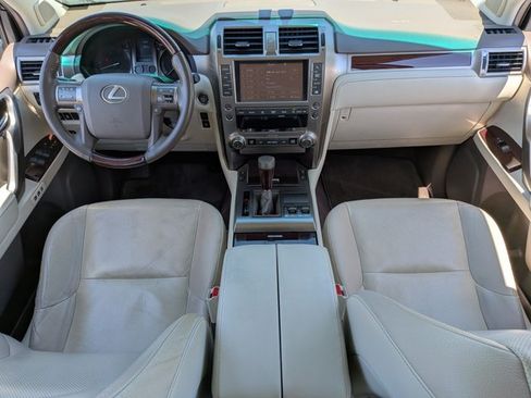 Used 2018 Lexus GX 460 Premium w/ Premium Package AWD/4WD image 17