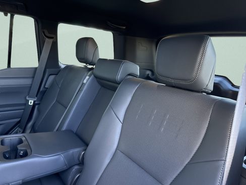Used 2024 Lexus GX 550 AWD/4WD image 13