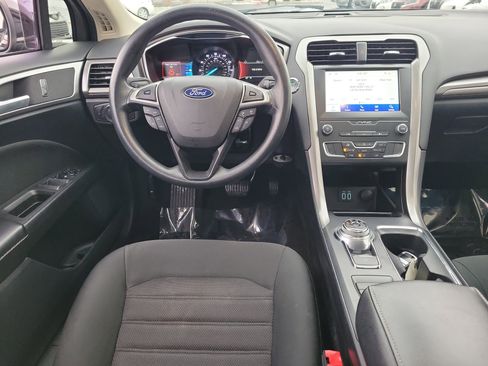 Used 2020 Ford Fusion SE image 10