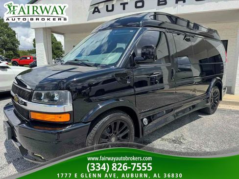 Used 2021 Chevrolet Express 2500 w/ Enhanced Convenience Package RWD image 2