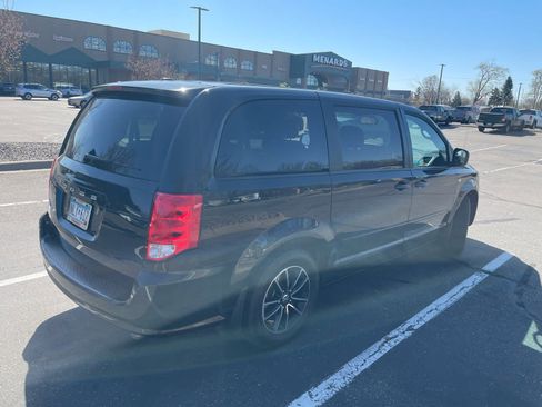 Used 2014 Dodge Grand Caravan SE image 4