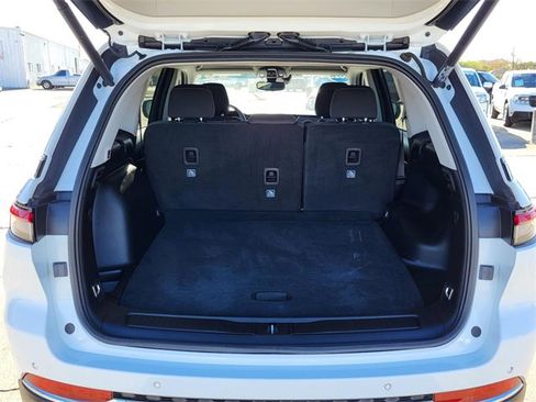 Used 2023 Jeep Grand Cherokee Laredo w/ Luxury Tech Group I image 11