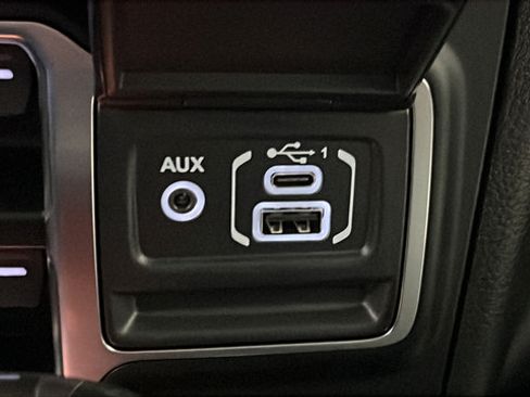 New 2026 Jeep Gladiator Sport AWD/4WD image 34