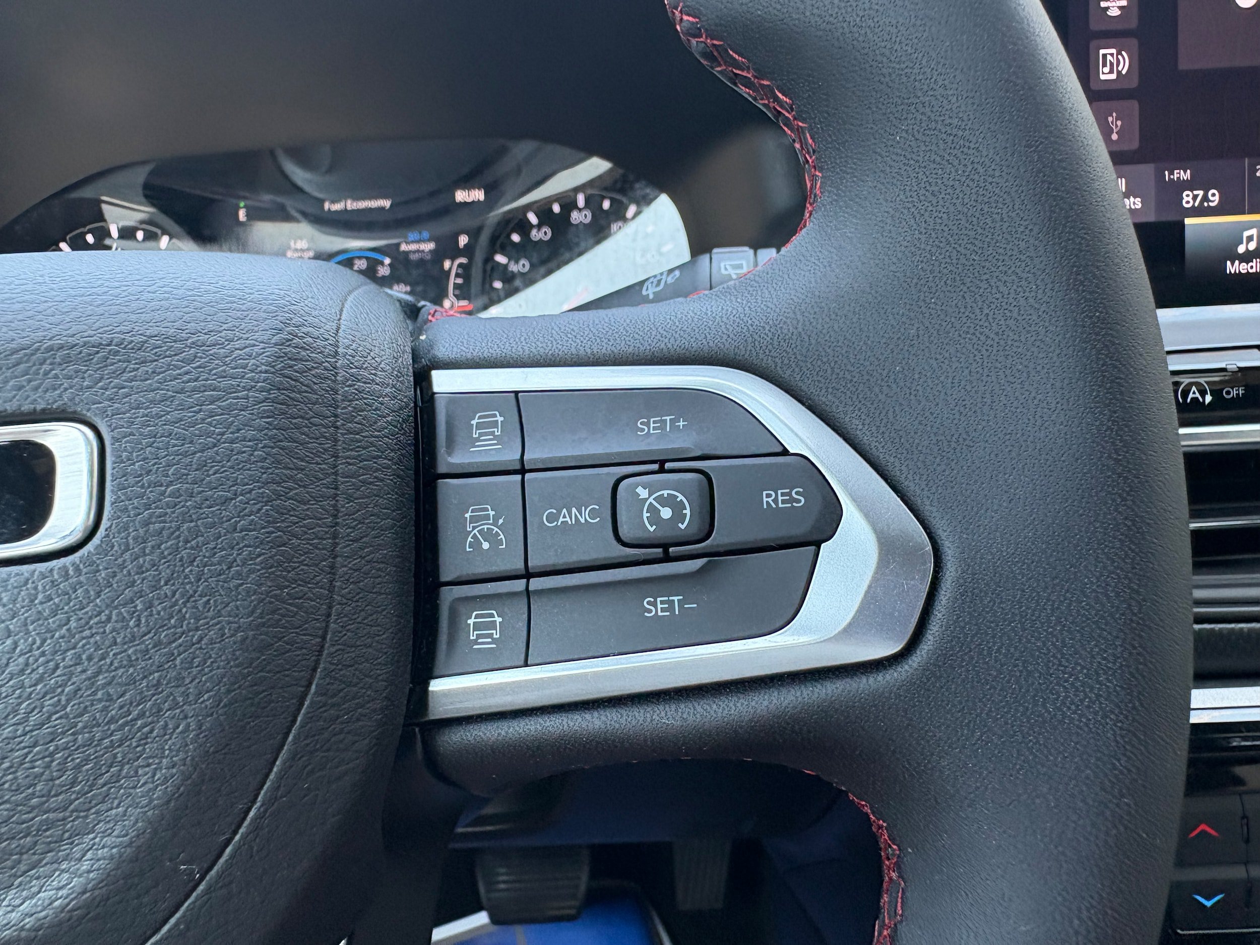 Certified 2025 Jeep Compass Trailhawk AWD/4WD image 19