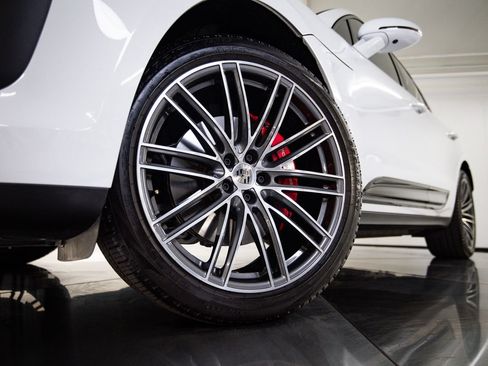 Certified 2025 Porsche Macan S AWD/4WD image 12