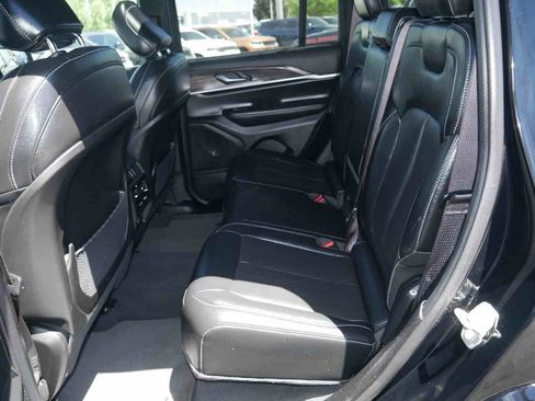 Used 2024 Jeep Grand Cherokee Limited w/ Luxury Tech Group II AWD/4WD image 13