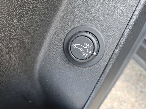 Used 2024 Chevrolet Equinox LT FWD image 36