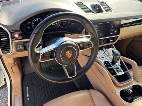 Used 2021 Porsche Cayenne image 22